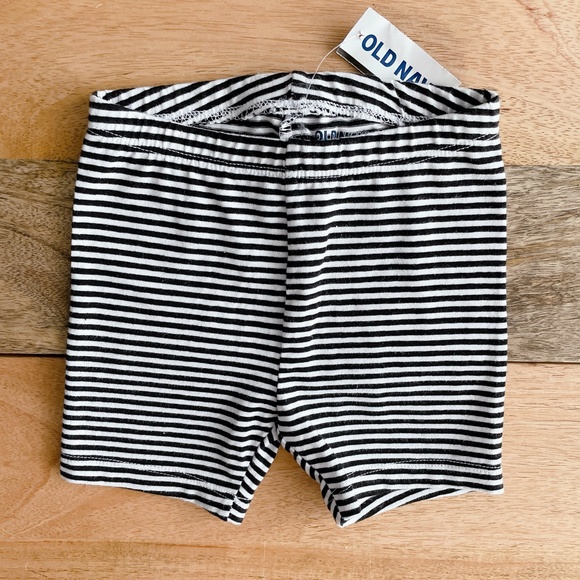 🧸 SALE! (5/$15, 8/$22, 12/$30) Old Navy NWT baby shorts 2T 24m baby girl - Picture 2 of 5